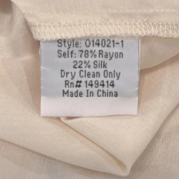 Johnny Was Calme embroidery cream Swing top size medium - Picture 9 of 12